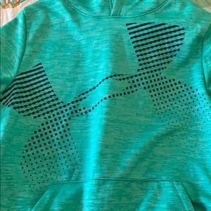 Green Under Armour sweatshirt